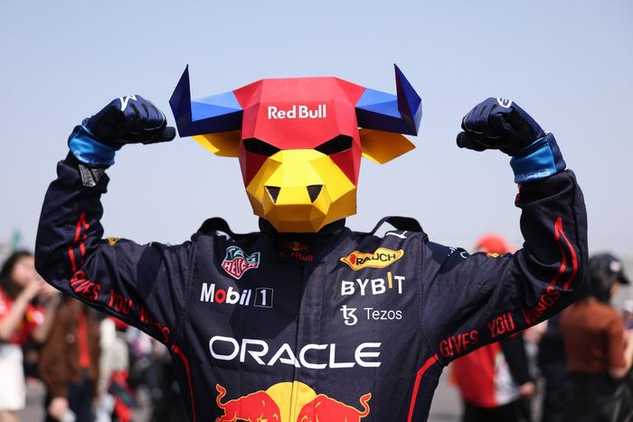 Талісман Boxie Oracle Red Bull редбул рейс маскот