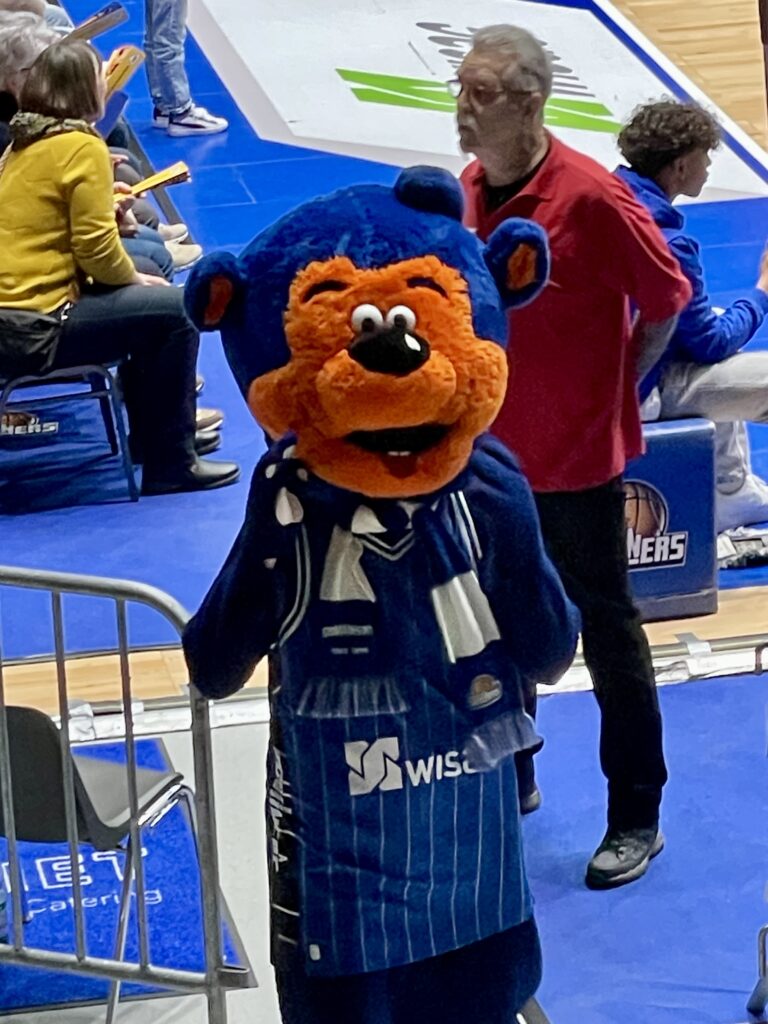 Талісман Dunking Kong БК Skyliners Frankfurt талисман баскетбол